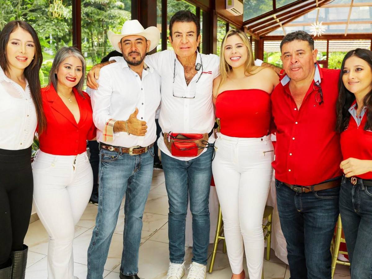 Nasralla recorre Puerto Cortés y Santa Rosa de Copán para reunirse con votantes y líderes locales