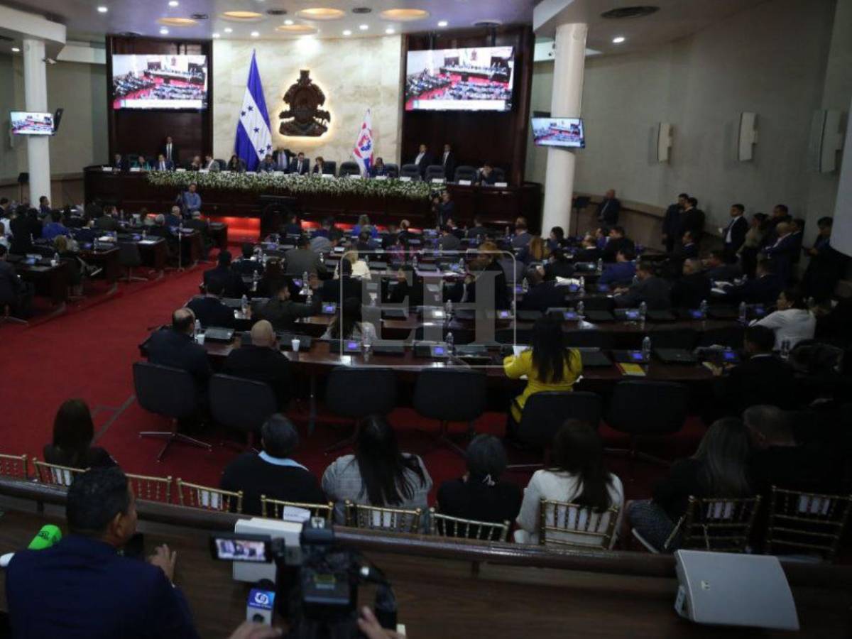 ¿A qué diputados se les descontará el día de salario por no llegar a la segunda sesión?