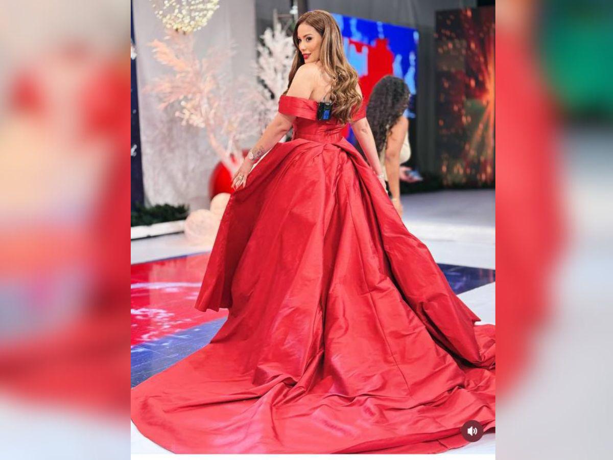 ​​​​​​Despampanante y glamurosa: con un hermoso vestido rojo, así lució Elsa Oseguera en Navidad