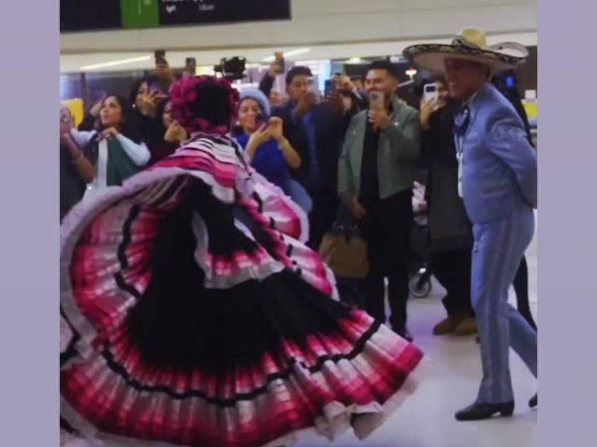 ¿Por qué renunciaría?: Fátima Bosch se aferra a la corona de Miss Universo