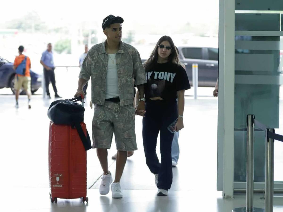 Julián junto a bella chica y Luis Palma solicitado: Legionarios viajan tras Honduras vs Nicaragua