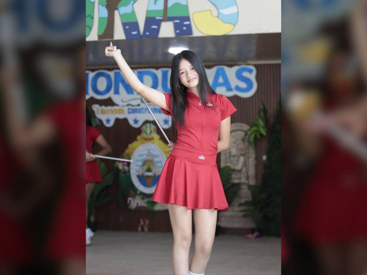 Palillonas del Instituto Monterrey se preparan para abrir con color y elegancia los desfiles patrios