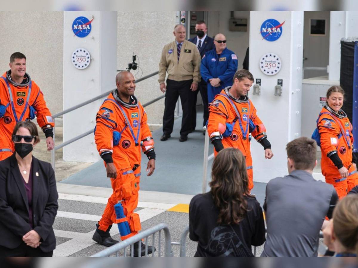 Artemis II incluye por primera vez a una mujer, un astronauta afroamericano y uno extranjero