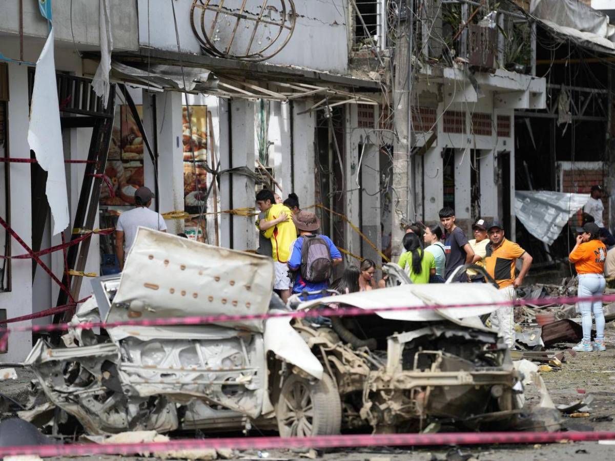 Tres coches bomba y un cilindro de gas: lo que se sabe de las explosiones en Colombia