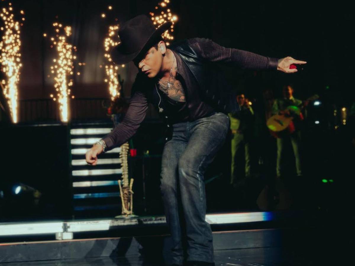 Christian Nodal admite que de niño 'robaba' para poder tener juguetes