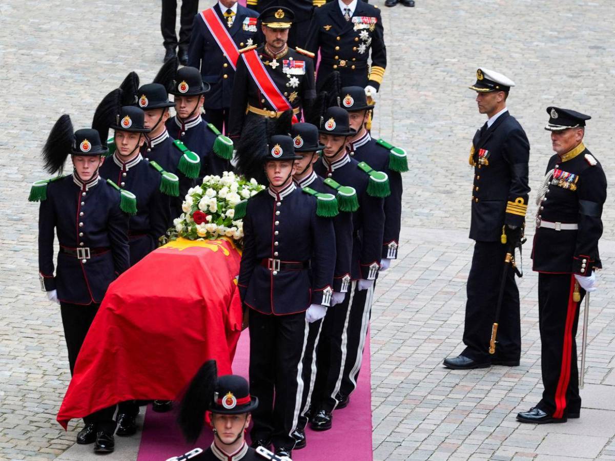 Noruega da último adiós al rey Harald V y bienvenida al nuevo monarca Haakon VIII