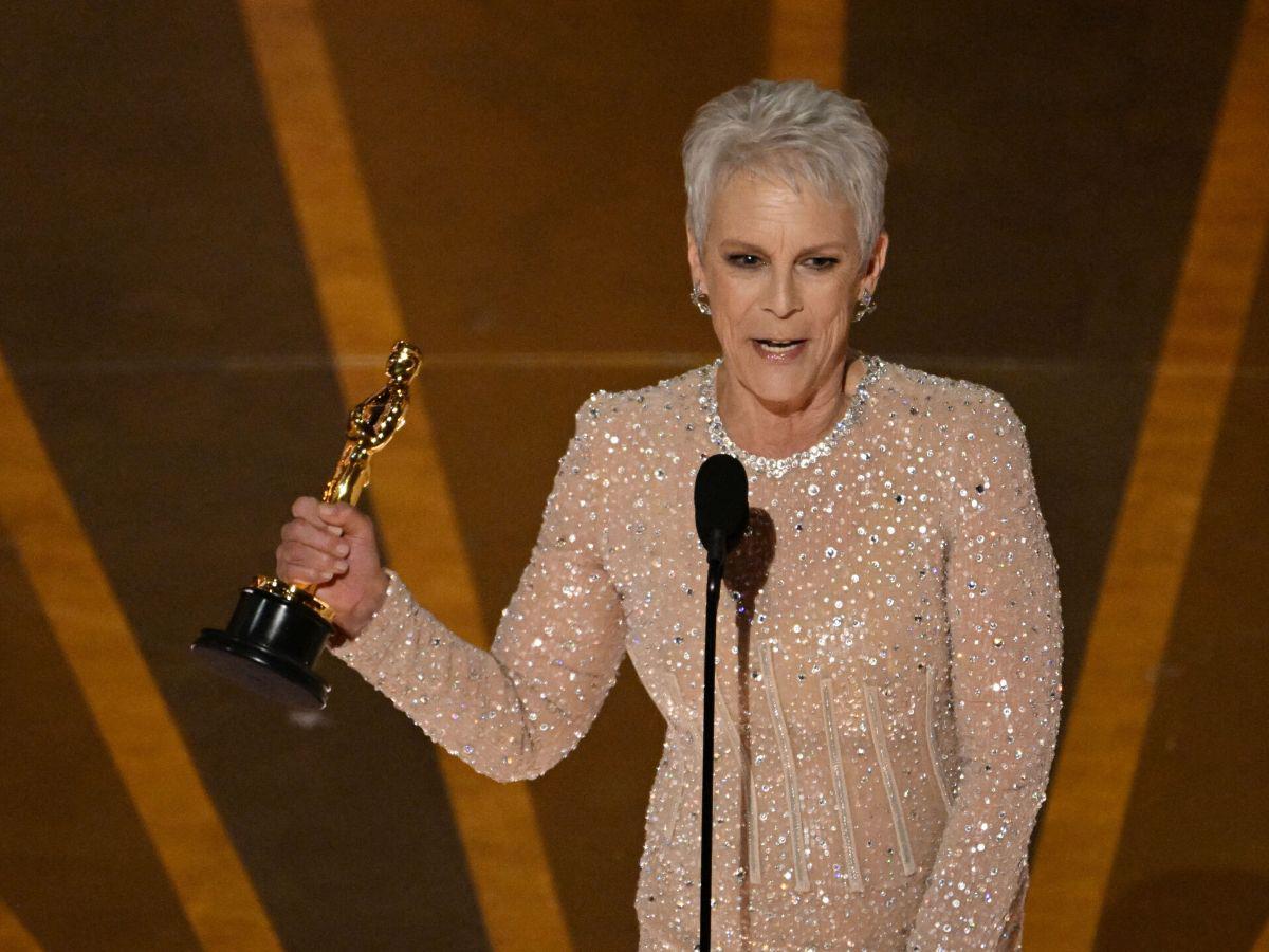 “Acabo de ganar un Oscar”: El emotivo discurso de Jamie Lee Curtis tras ganar premio