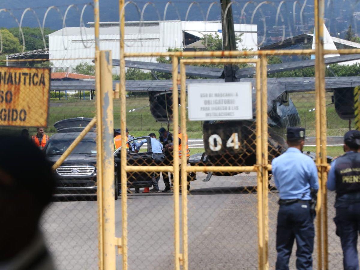 Policía muerto en enfrentamiento en hospital de Puerto Lempira es trasladado a Tegucigalpa
