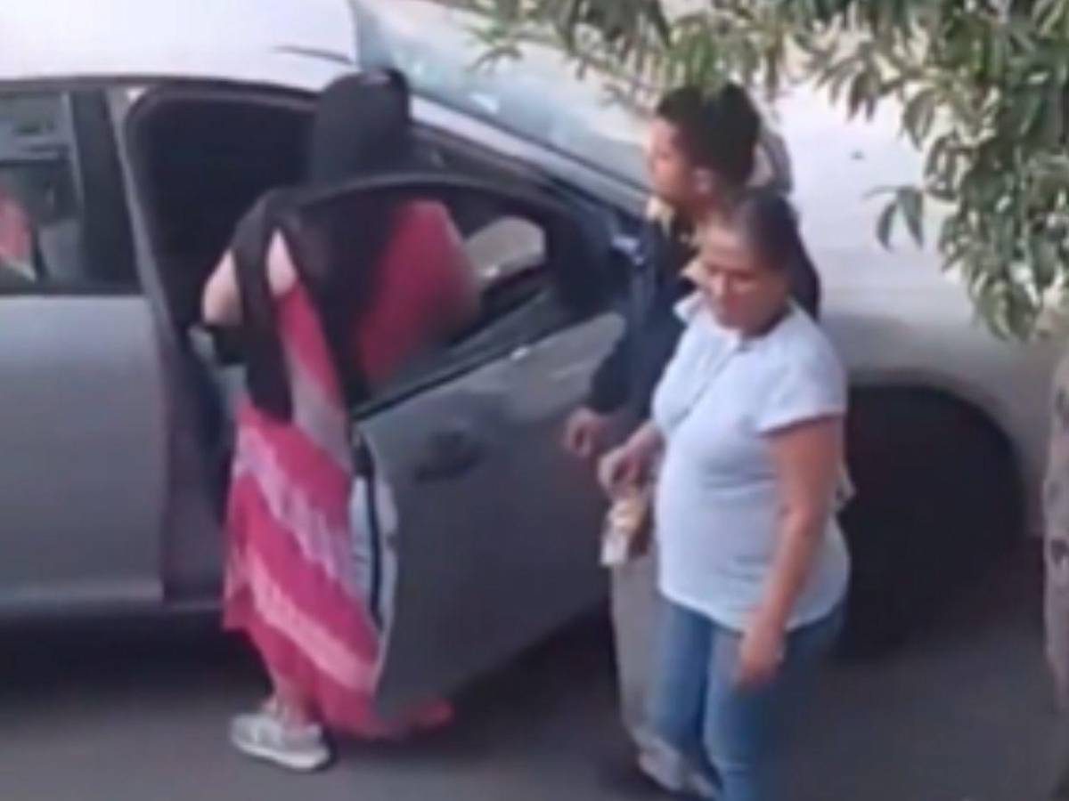 Cuadro a cuadro: así fue como la abuela sicaria mató a dos jóvenes en México