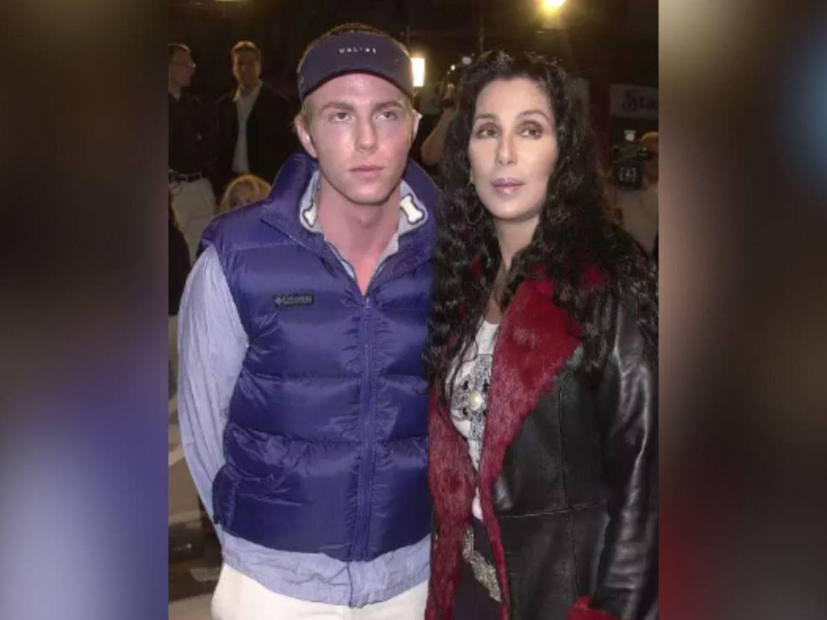 ¿Quién es Elijah Blue Allman, el hijo menor de Cher, hospitalizado por sobredosis?