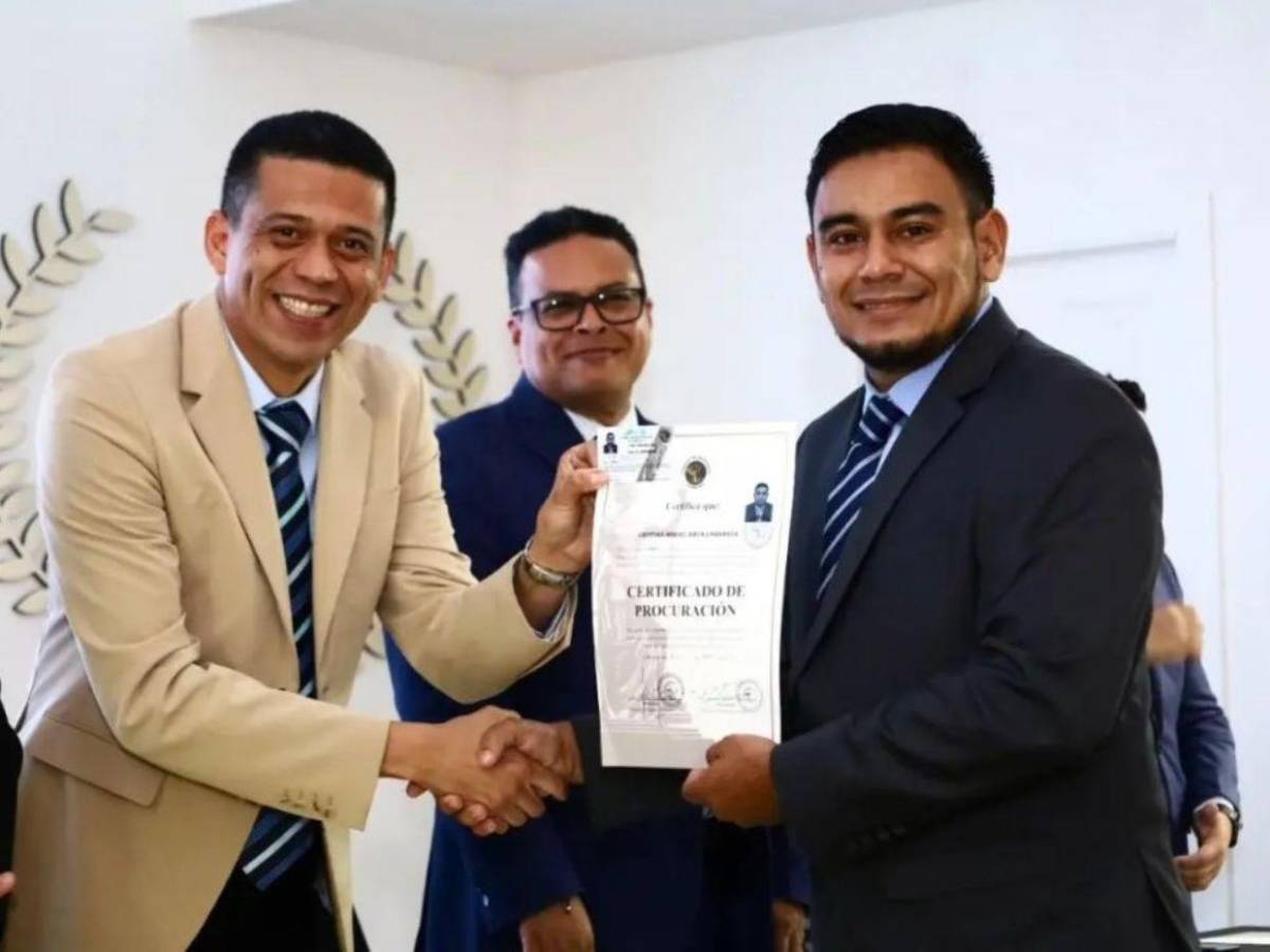 Así era Cristian Baca, policía y abogado que murió en trágico accidente en la CA-5