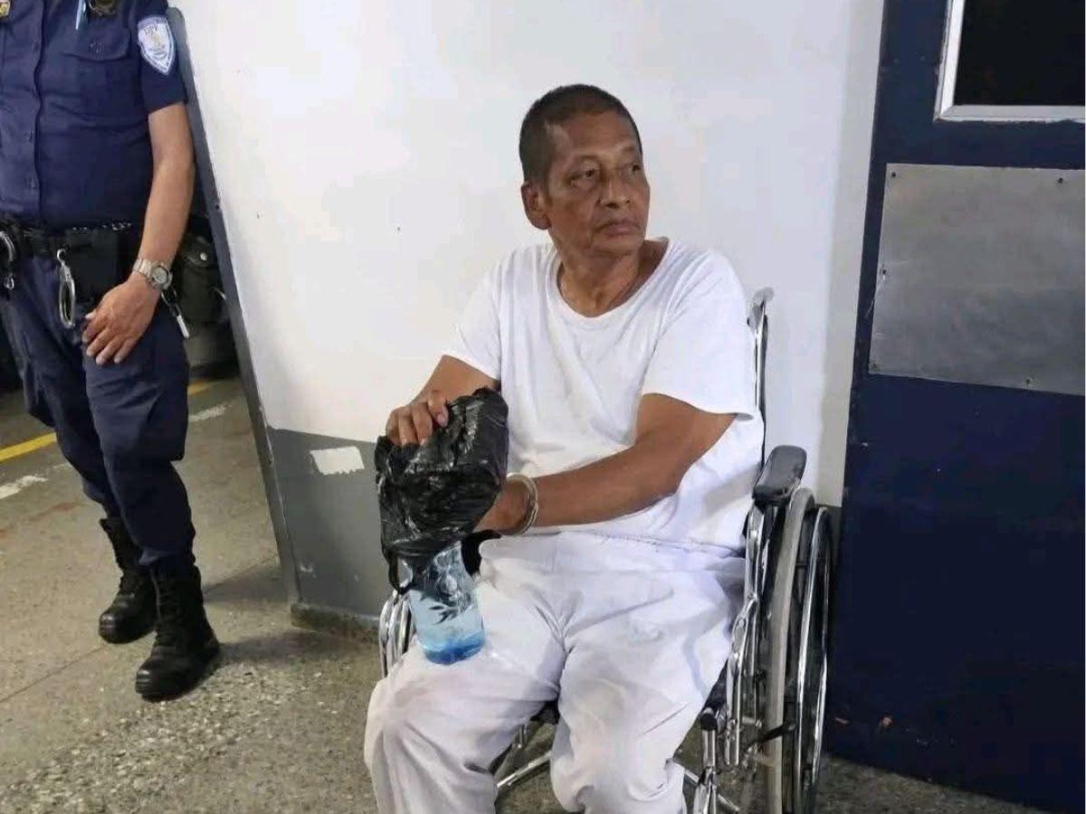 Apóstol Chago quedó en libertad tras varios meses preso en El Salvador: ¿Cómo luce?