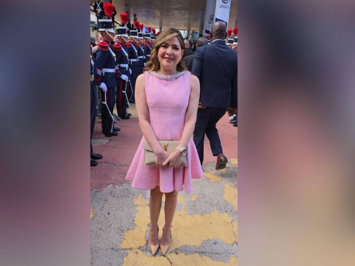 Tonos blancos y pasteles: Así vistieron las damas en la toma de posesión