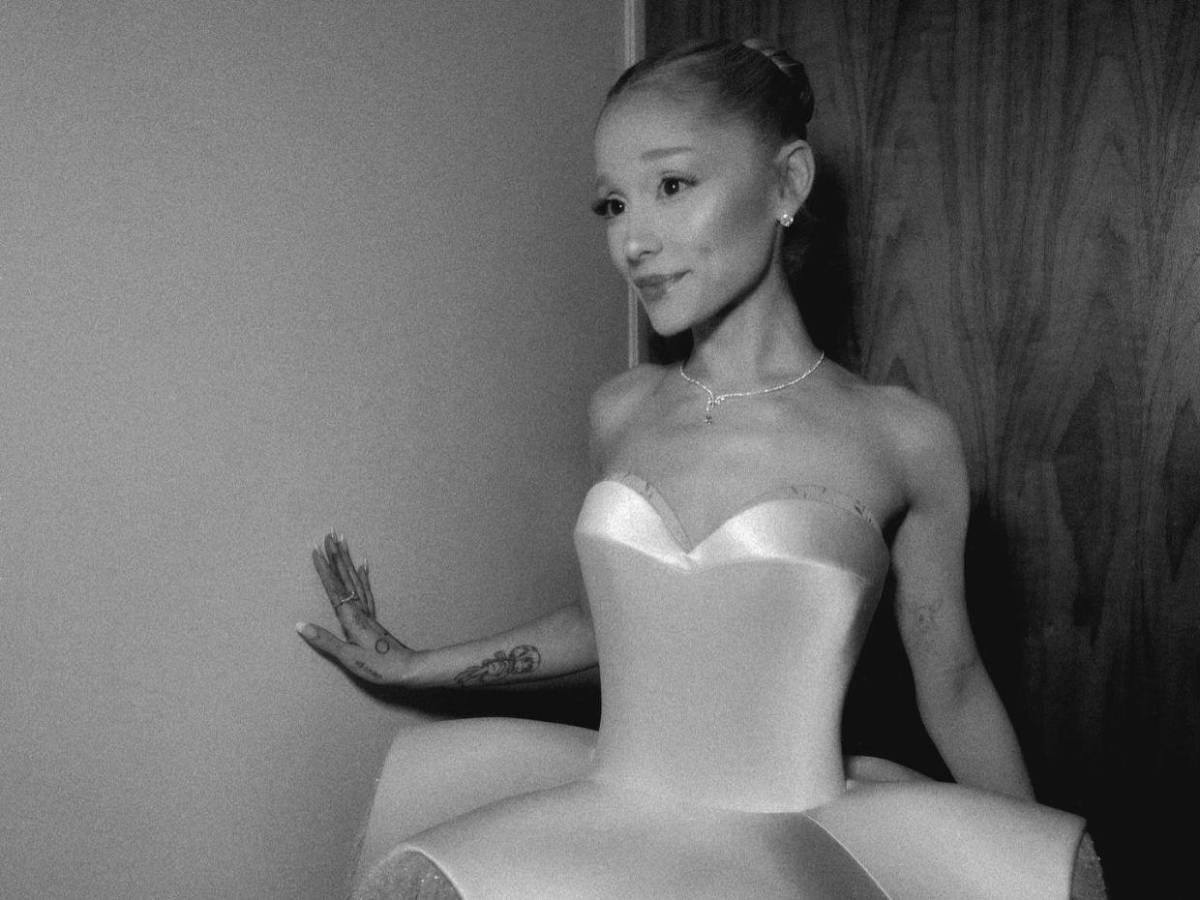 Ariana Grande lanza la versión deluxe de Eternal Sunshine este mes