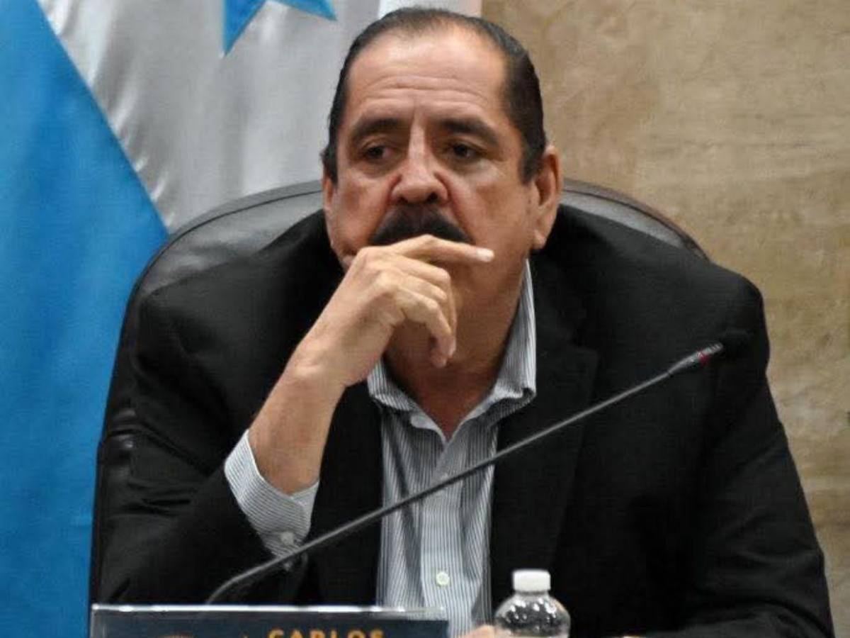 Está por perder su voz: estado de salud de Carlos Zelaya tras detectarle cáncer