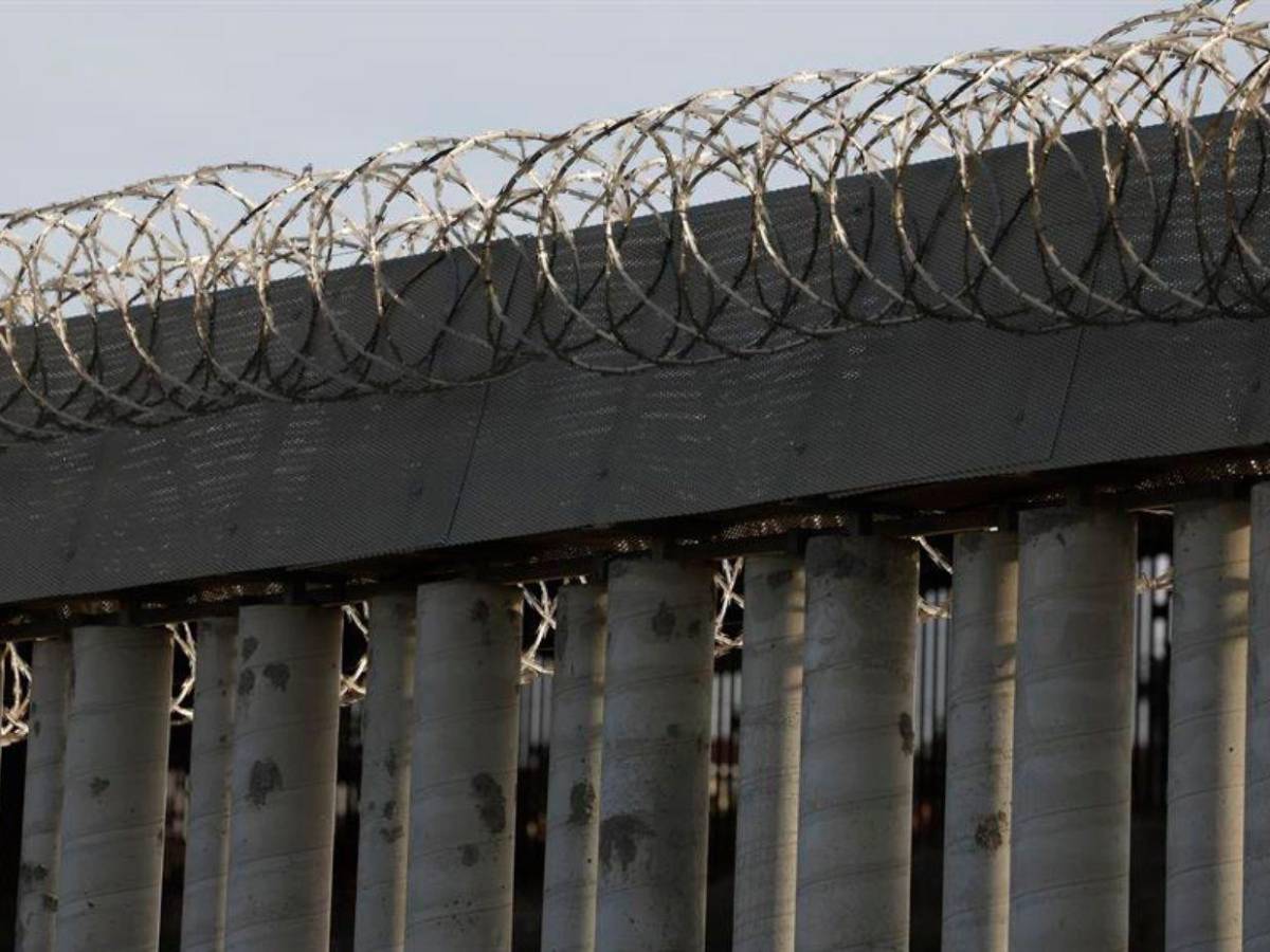 El Pentágono despliega 1.500 soldados para reforzar la frontera entre EUA y México