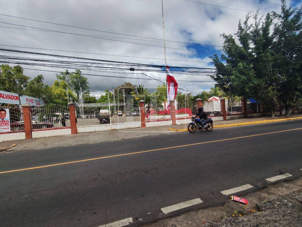 Lunes en silencio y con expectativas en los resultados: vacías sedes políticas del PL y PN