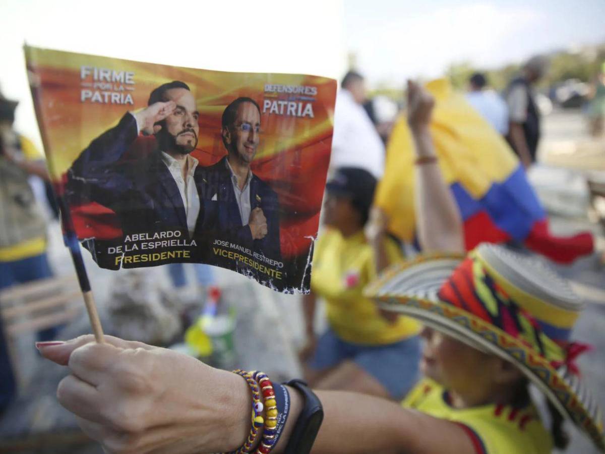 ¿Quién es Abelardo de la Espriella, el Tigre que quiere gobernar Colombia con mano de hierro?