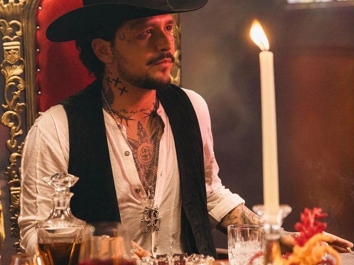 Como un pirata y junto a Ángela Aguilar: a lo grande festejó su cumpleaños 27 Christian Nodal