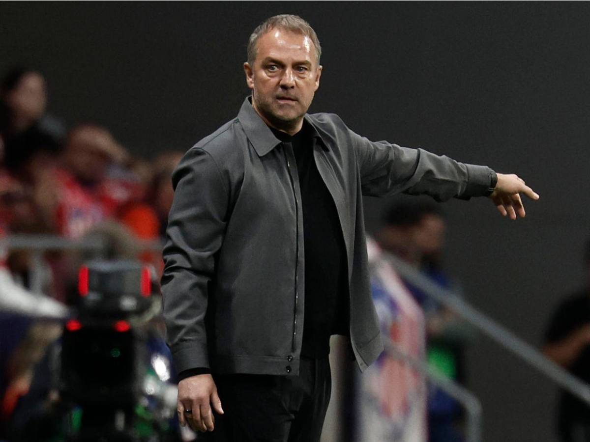 ¡Revolución en el Barcelona! Los fichajes y salidas que ha pedido Hansi Flick