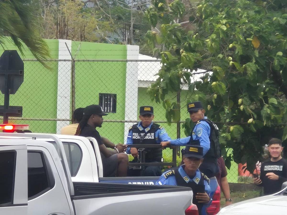 Con un millón de lempiras embalados capturan a tres hombres en muelle de cabotaje de La Ceiba