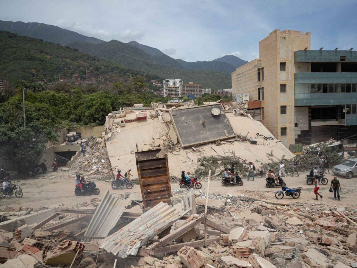 Venezuela sigue contando víctimas: aumenta a 920 la cifra de fallecidos por terremotos
