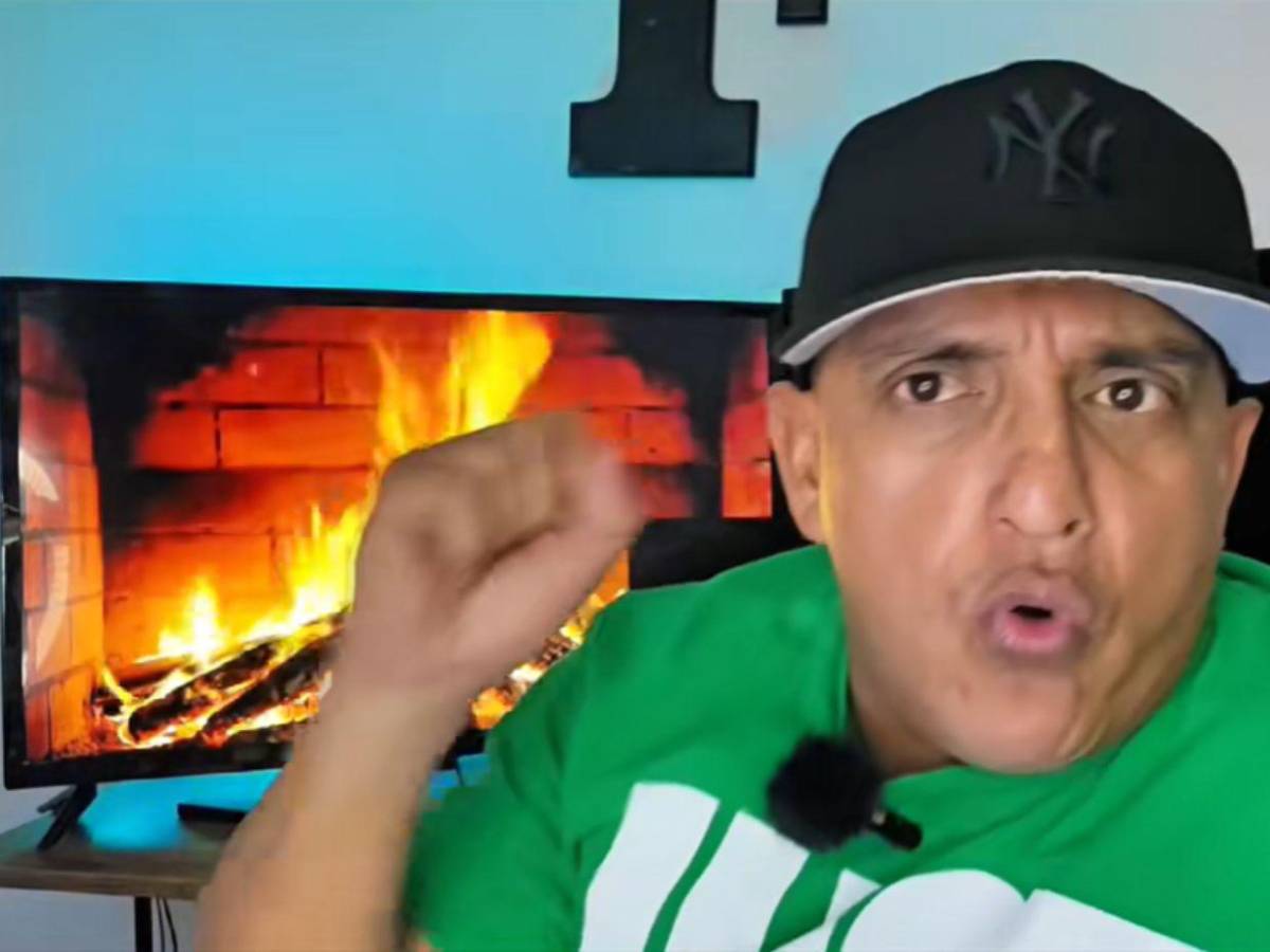 “Ya aburren”: José “Joche” Villanueva estalla ante críticas por haber sido diputado