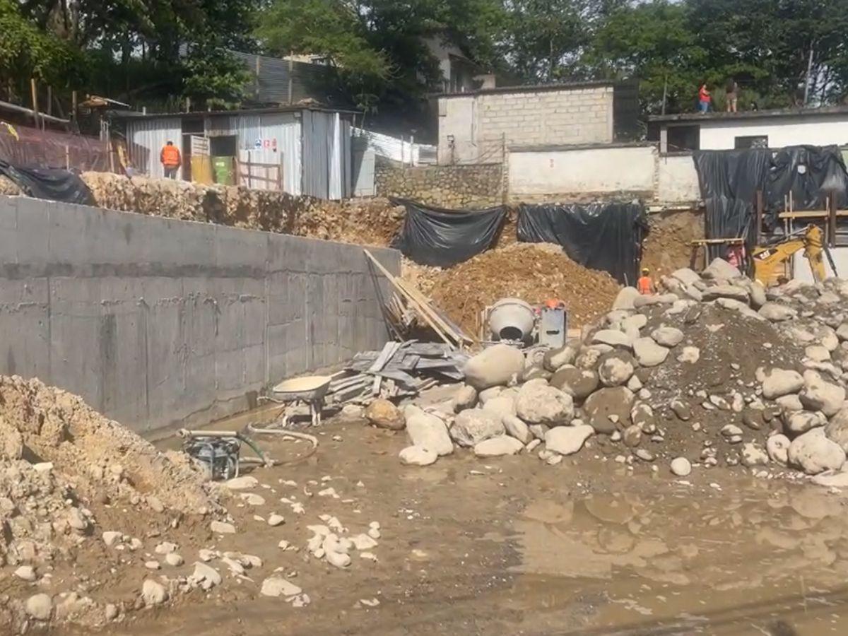 Soterradas quedaron tres personas en Gracias, Lempira: se confirma la muerte de un obrero