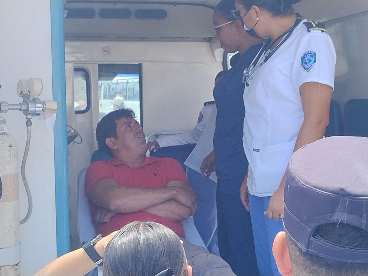 Rastra desenfrenada impacta contra un pick-up: impactantes imágenes del volcamiento