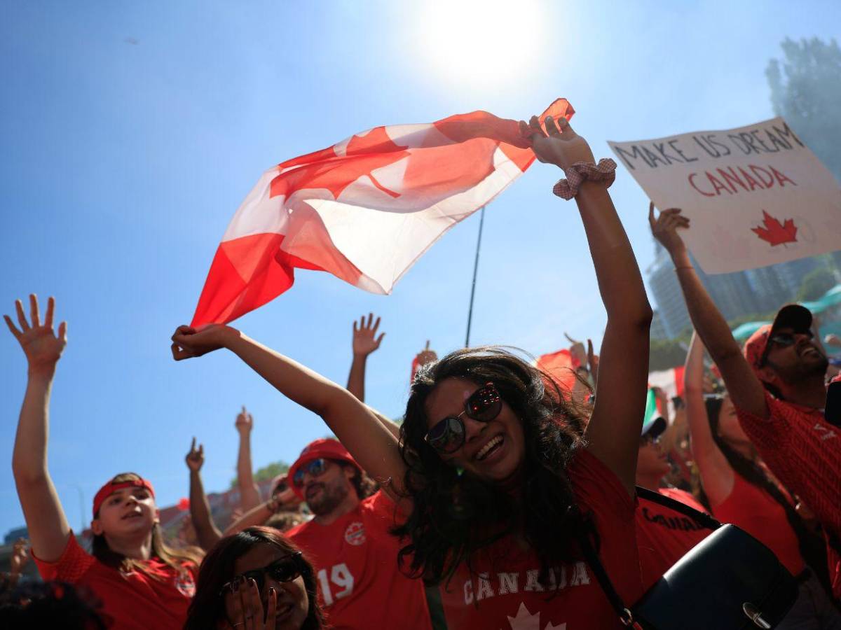 Locura en Toronto: aficionados de Canadá celebran histórico triunfo contra Sudáfrica