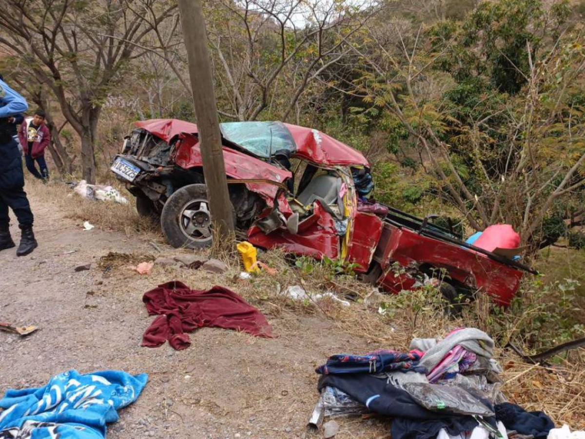 Una mujer muerta y tres heridos deja aparatoso choque en Comayagua