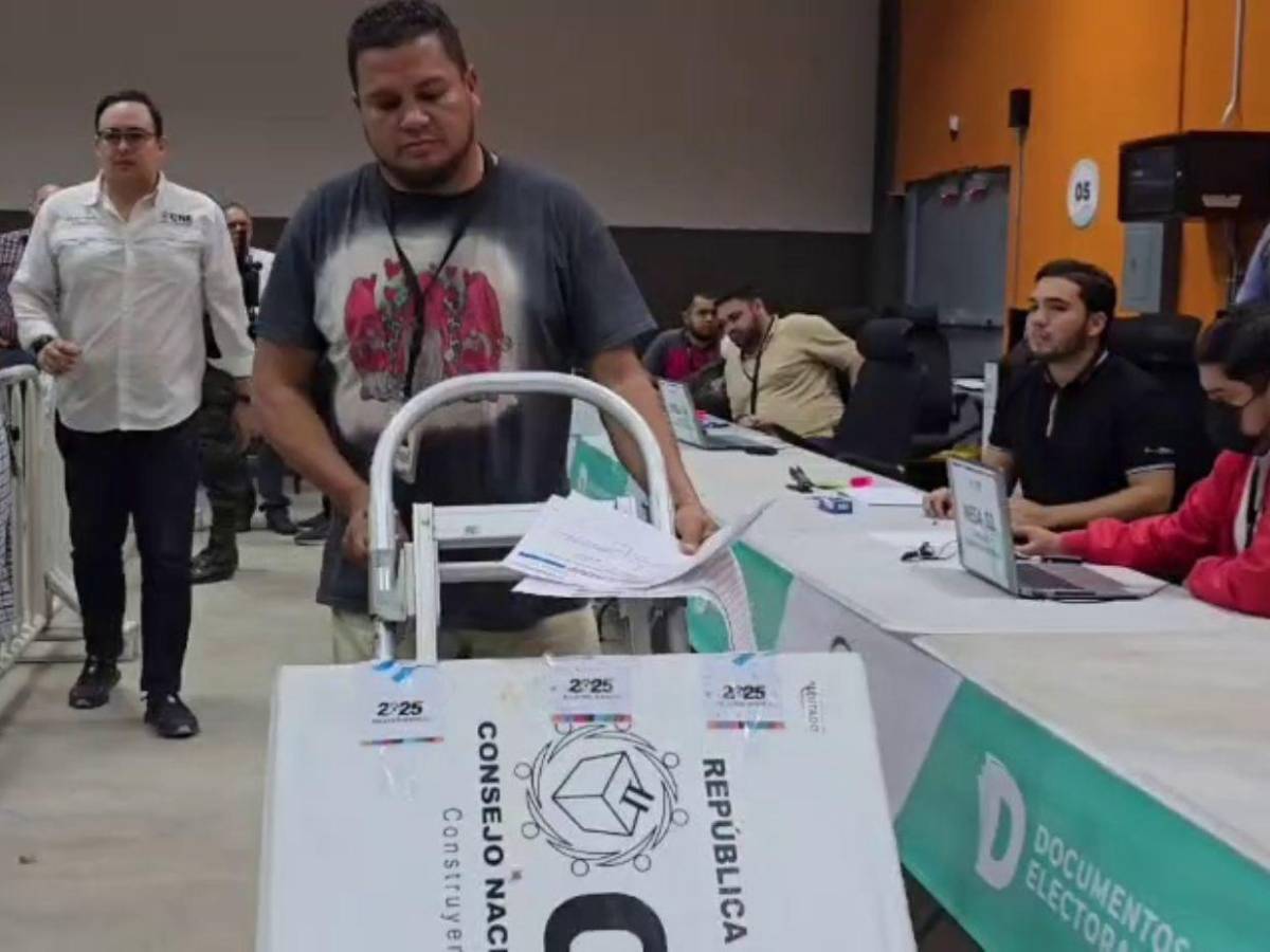 Las primeras imágenes del inicio del escrutinio especial en Honduras