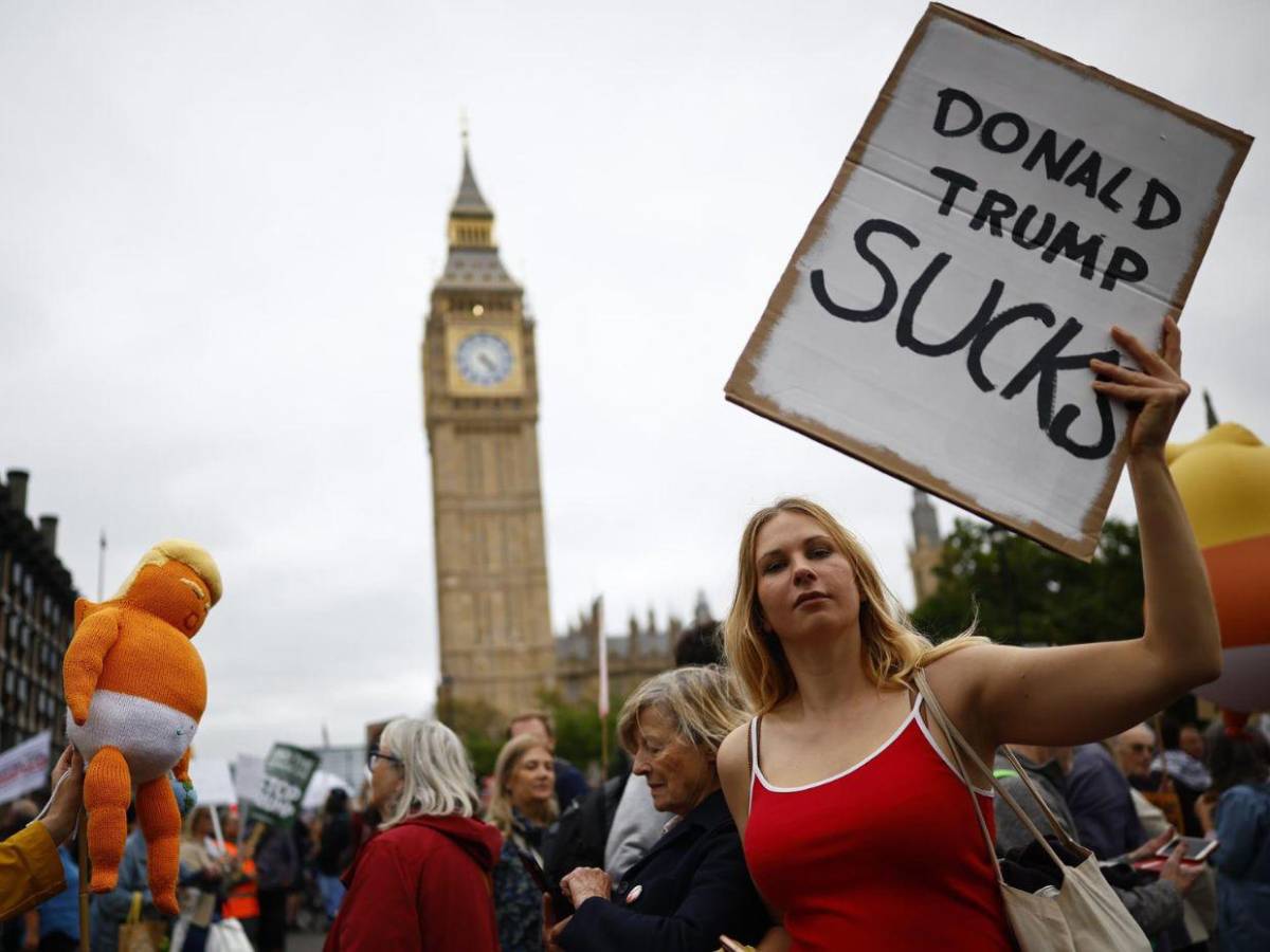 Miles se manifiestan en Londres mientras Carlos III agasaja a Trump en Windsor