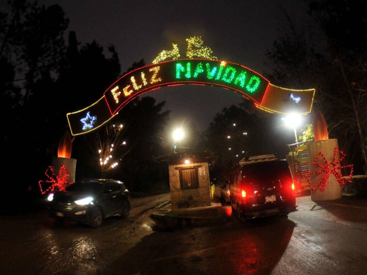 La capital viste sus noches de luces y alegría en la víspera de Navidad La capital viste sus noches de luces y alegría en la víspera de Navidad