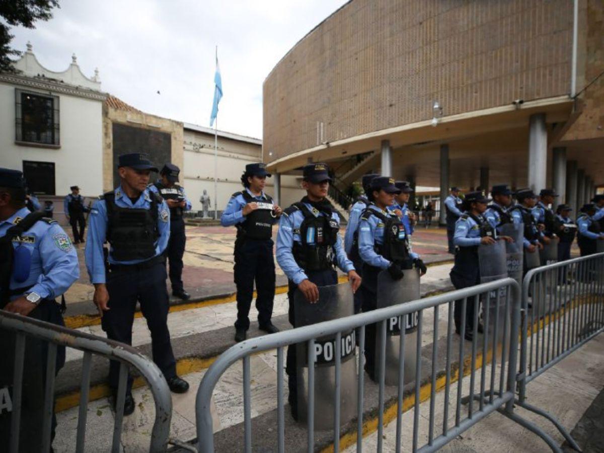 Oposición denuncia bloqueo policial en el Congreso Nacional de Honduras
