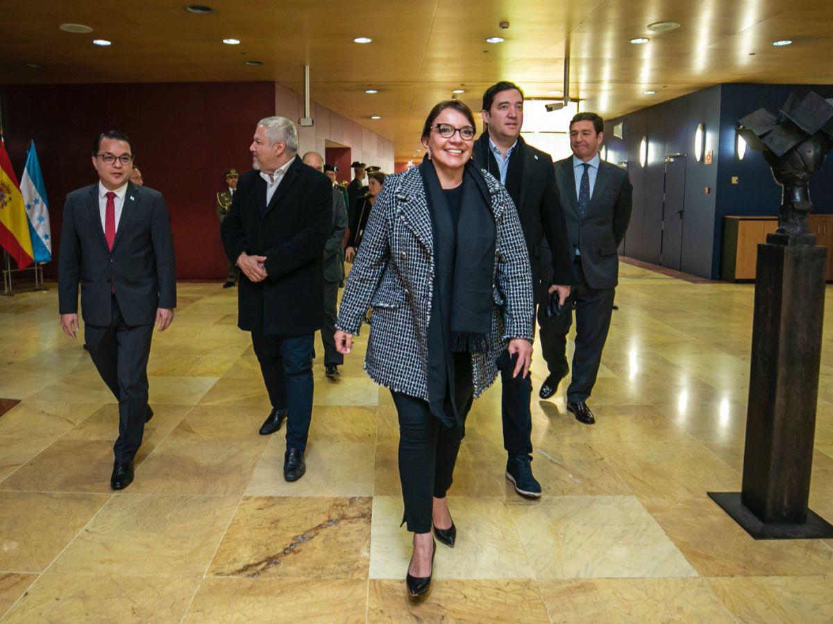 Presidenta Xiomara Castro llega a España para reunirse con el rey Felipe VI y Pedro Sánchez