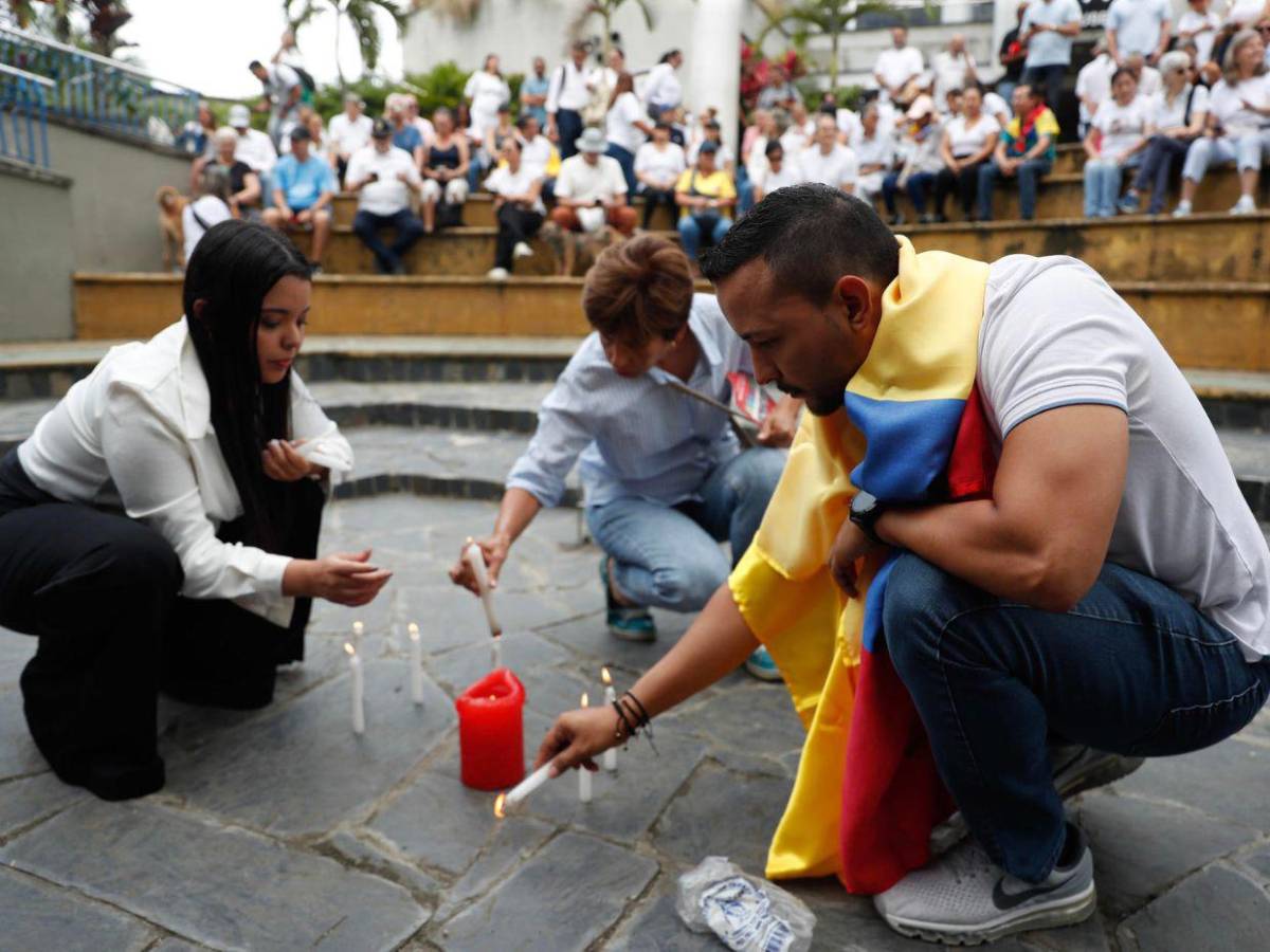 Colombia teme volver a los años más oscuros de violencia tras atentado contra Uribe Turbay