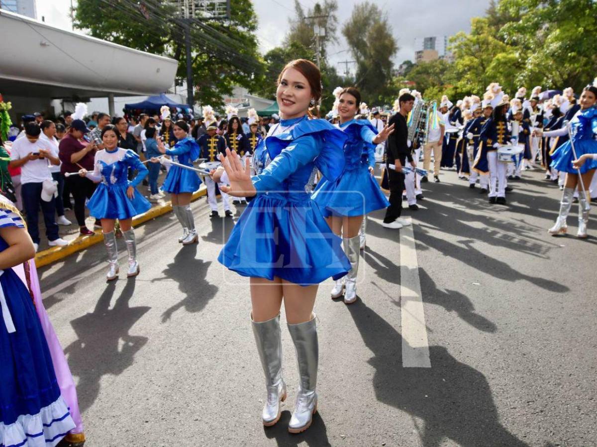 Las primeras palillonas que se roban las miradas en los desfiles patrios 2026