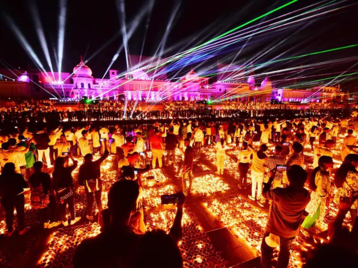 El New Diwali es colorido y un completo espéctaculo.