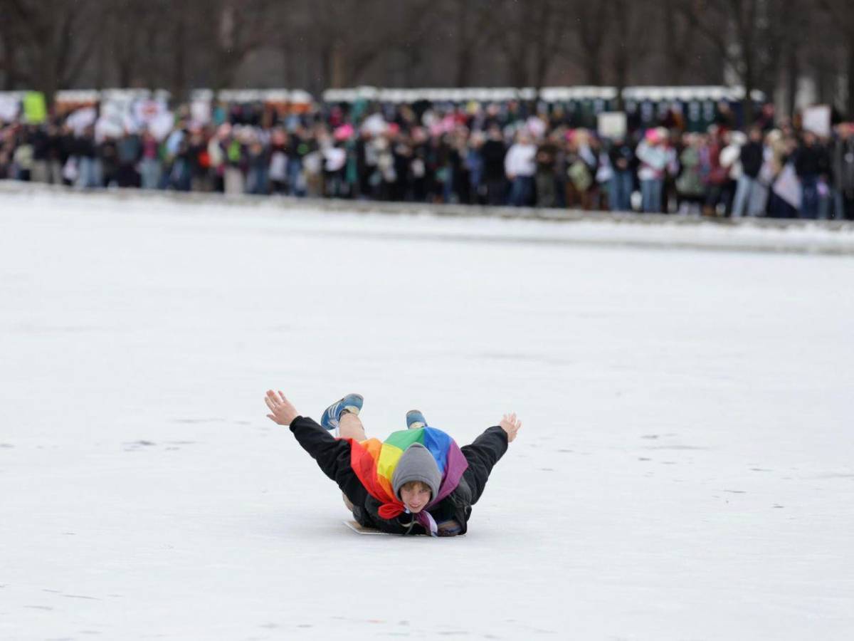Miles marchan en Washington con un mensaje claro a Trump: los derechos de las mujeres