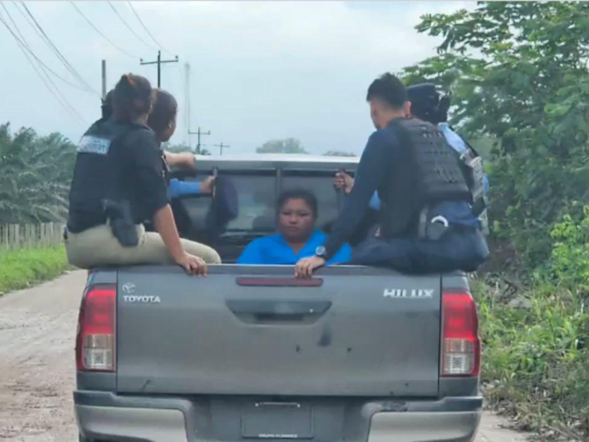 “Mamá, mi cabeza”: capturan a mujer que golpeó con un martillo a su hija en Yoro