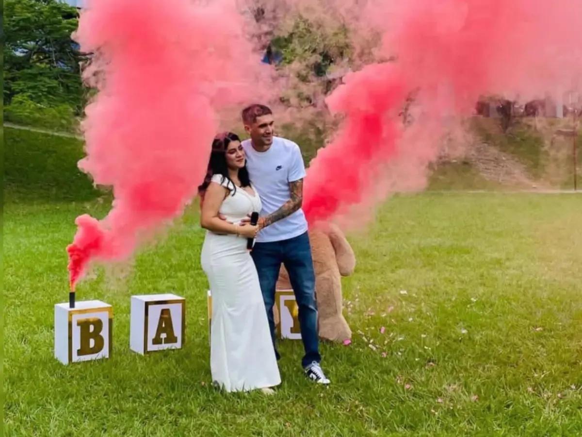 La presentadora hondureña que anunció estar embarazada de futbolista