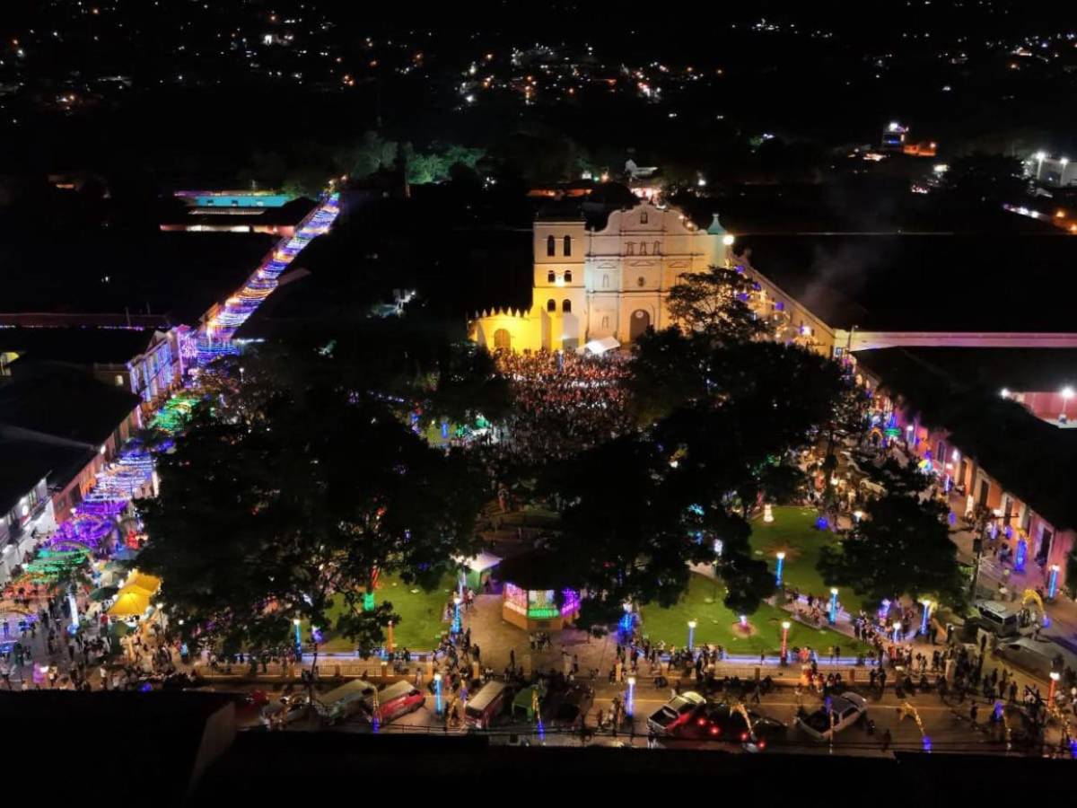 Luces, tradición y magia: Comayagua ya está en modo navideño