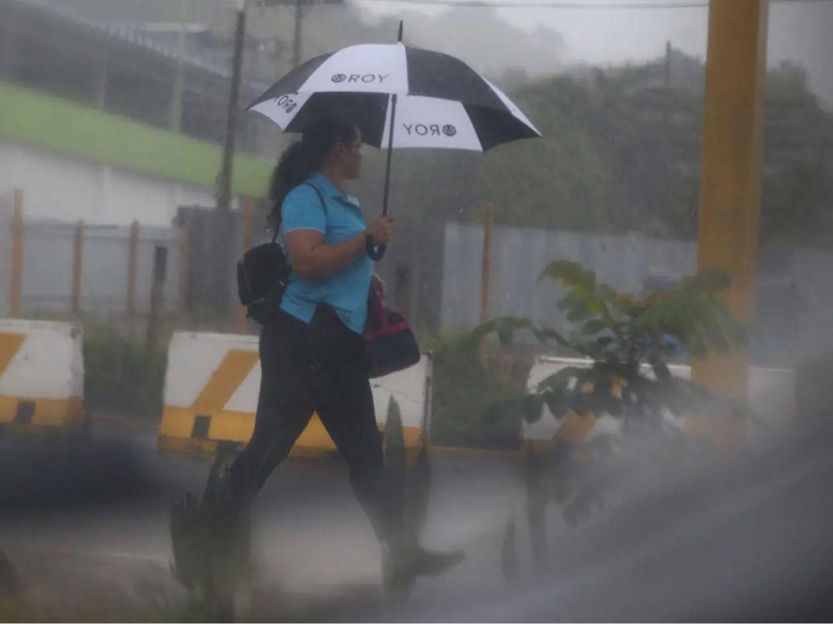 Alertan que onda tropical dejará fuertes lluvias: estas serán las zonas afectadas en Honduras hoy