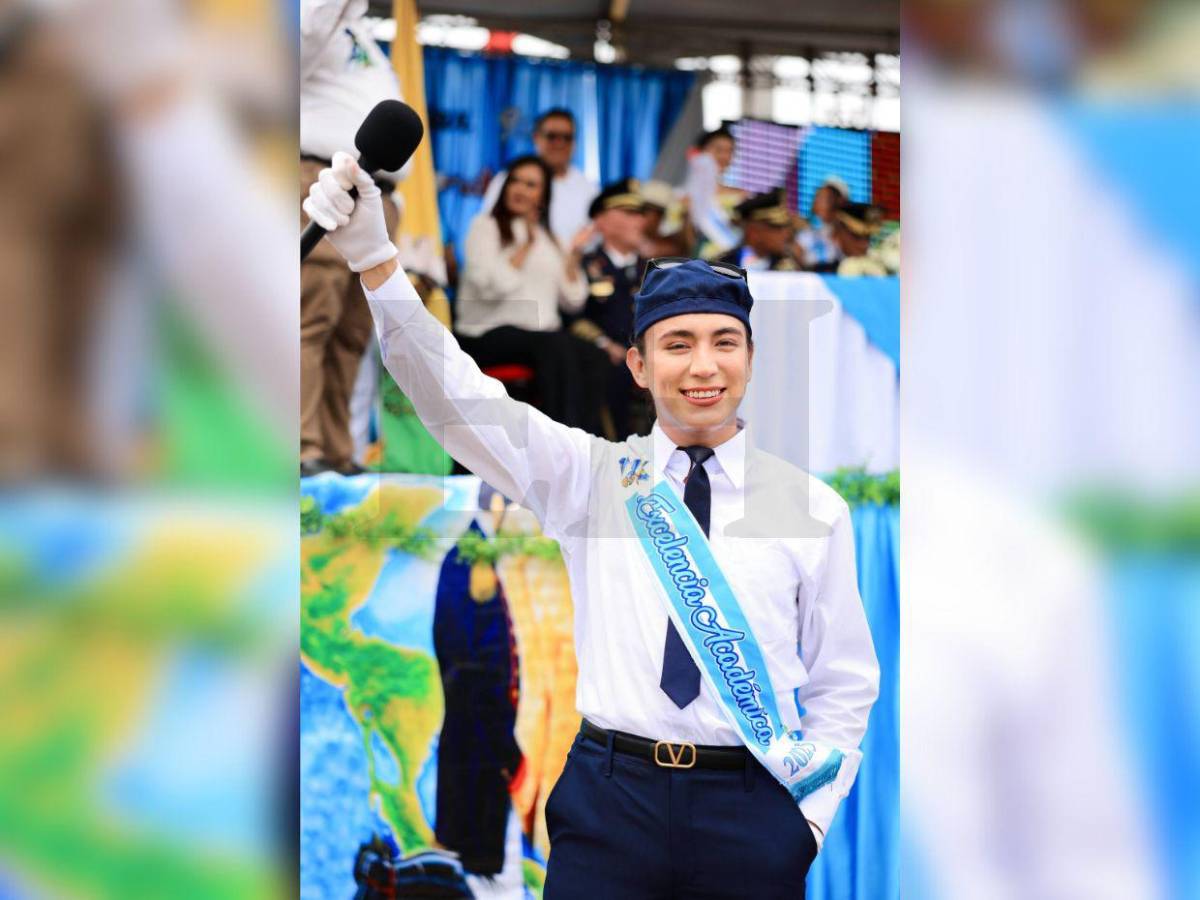 La Bicha Catracha se roba el show en los desfiles de San Pedro Sula