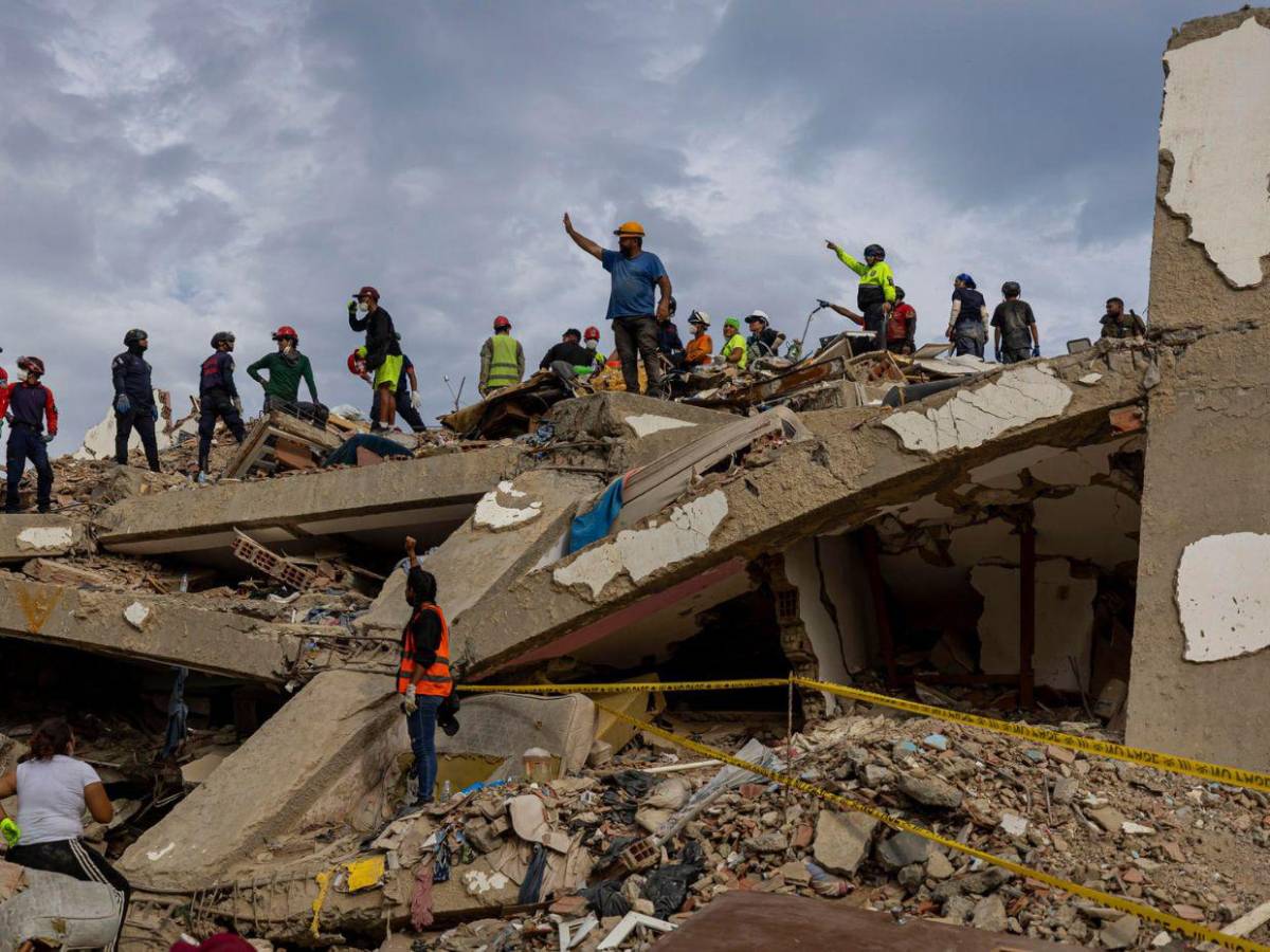 No podemos dejar a nadie atrás: venezolanos siguen buscando desaparecidos un mes después