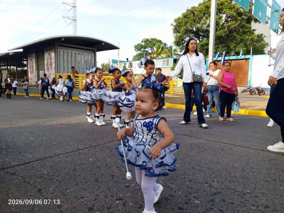 Con ternura y talento, las niñas palillonas engalanan los desfiles patrios de prebásica