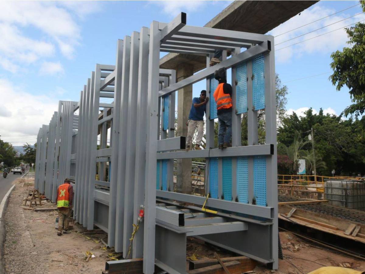 Avances notorios: ¿cuándo finaliza la construcción del puente peatonal de la Teletón?