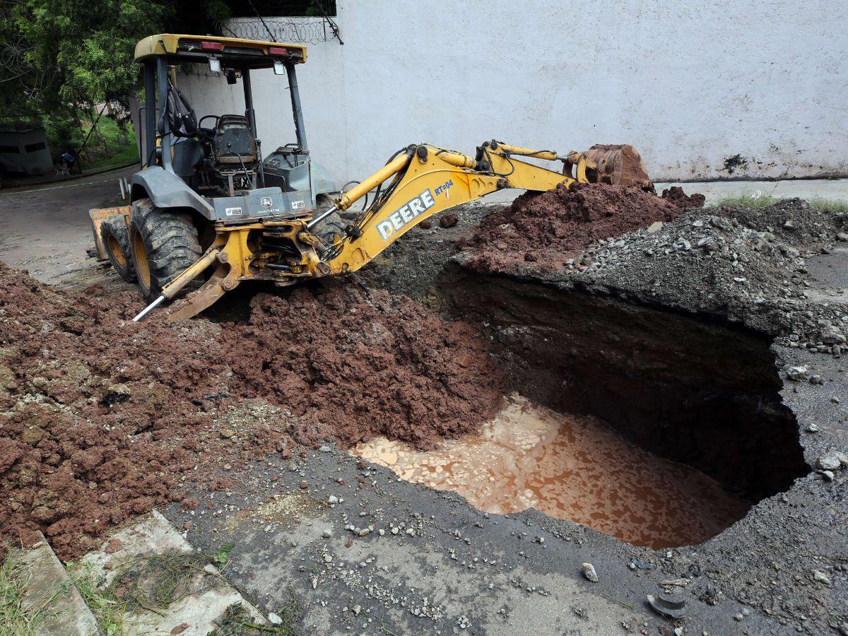 Vetusto estado de las tuberías provocó otro socavón más en Tegucigalpa