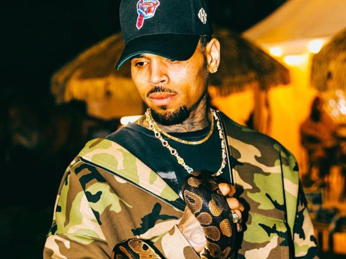 Tras arresto por agresión, Chris Brown queda libre bajo fianza